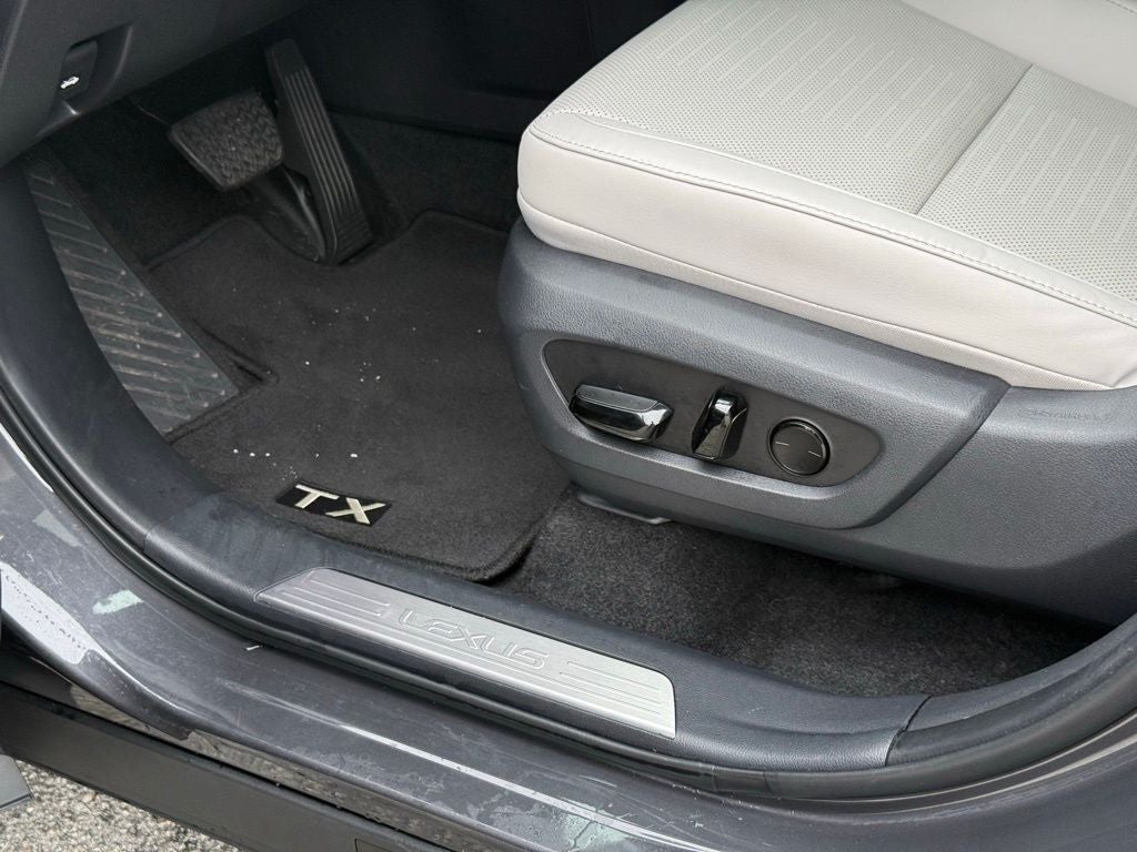 2025 Lexus TX 350 Premium Navigation L/Certified Unlimited Mile Warranty