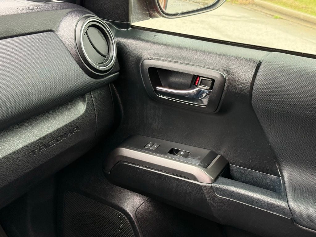 2017 Toyota Tacoma TRD Off-Road V6 Tow Package