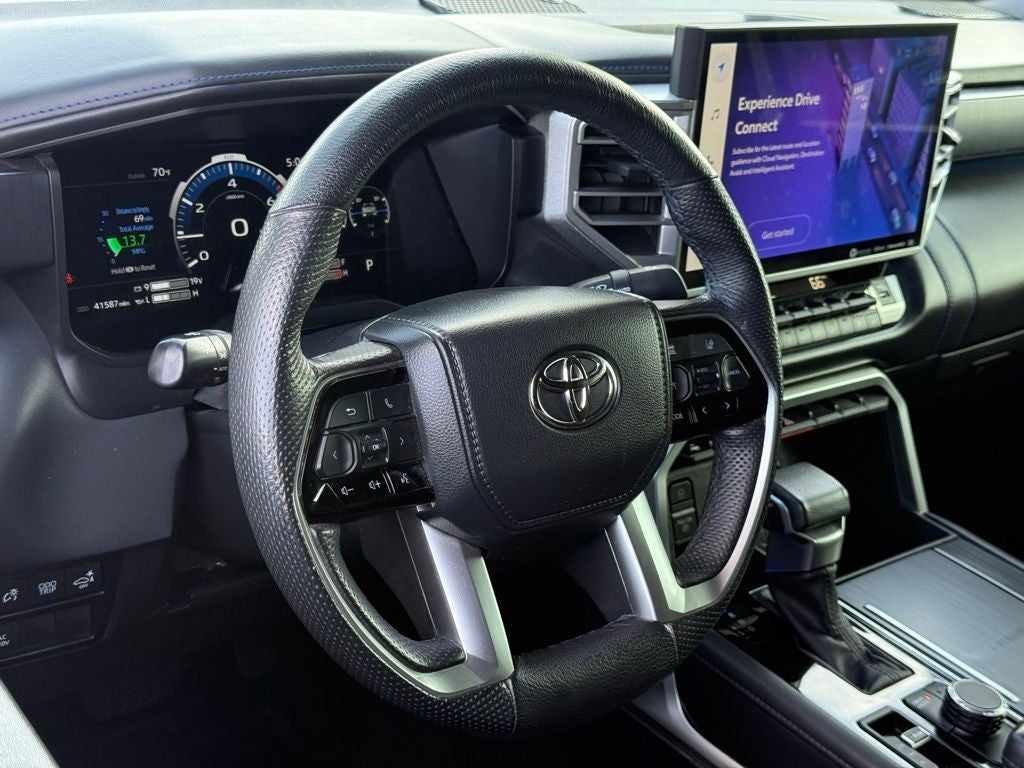 2023 Toyota Tundra Platinum 14-in. Toyota Audio Multimedia w/ Apple CarPlay an
