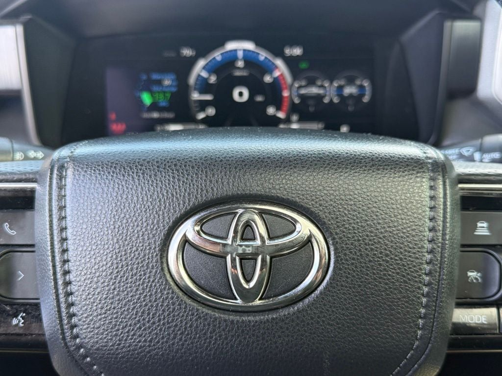 2023 Toyota Tundra Platinum 14-in. Toyota Audio Multimedia w/ Apple CarPlay an