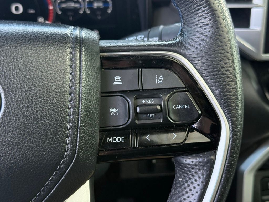 2023 Toyota Tundra Platinum 14-in. Toyota Audio Multimedia w/ Apple CarPlay an