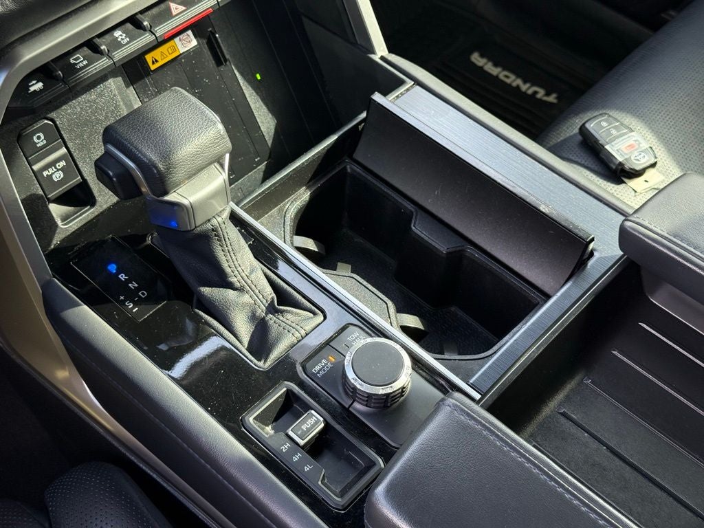 2023 Toyota Tundra Platinum 14-in. Toyota Audio Multimedia w/ Apple CarPlay an