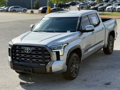 2023 Toyota Tundra Platinum 14-in. Toyota Audio Multimedia w/ Apple CarPlay an