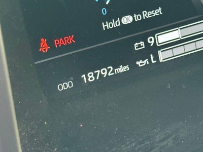 2025 Toyota Tundra Hybrid Platinum 437 hp/583 lb-ft 10-Spd Auto Trans with Sequential