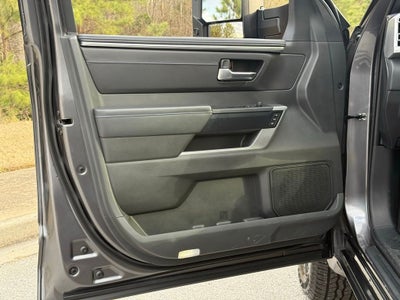 2025 Toyota Tundra Hybrid Platinum 437 hp/583 lb-ft 10-Spd Auto Trans with Sequential