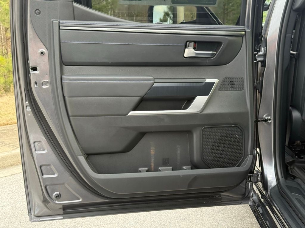 2025 Toyota Tundra Hybrid Platinum 437 hp/583 lb-ft 10-Spd Auto Trans with Sequential