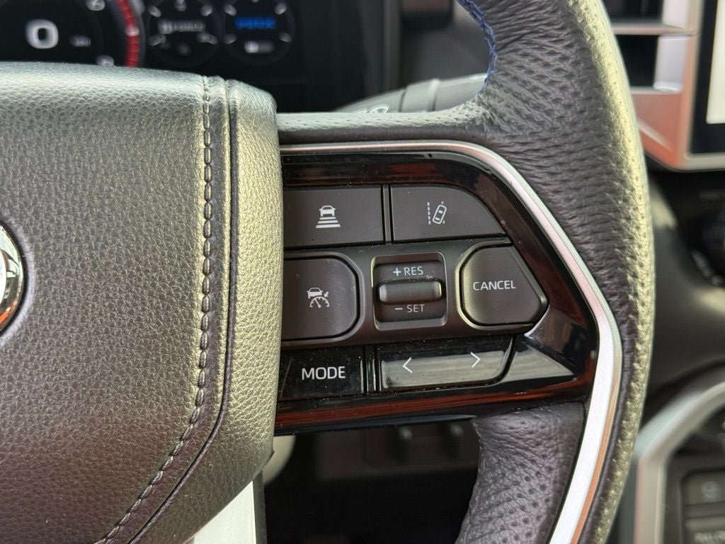 2025 Toyota Tundra Hybrid Platinum 437 hp/583 lb-ft 10-Spd Auto Trans with Sequential