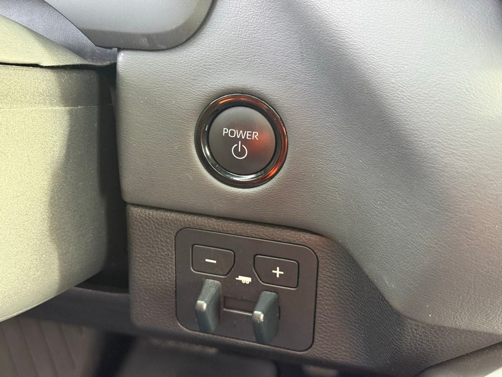 2025 Toyota Tundra Hybrid Platinum 437 hp/583 lb-ft 10-Spd Auto Trans with Sequential