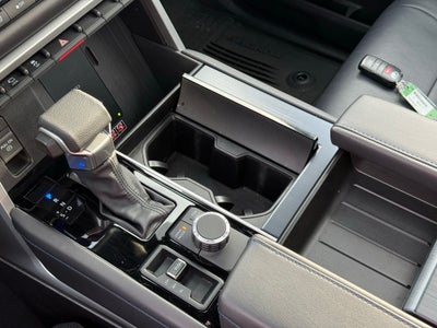 2025 Toyota Tundra Hybrid Platinum 437 hp/583 lb-ft 10-Spd Auto Trans with Sequential