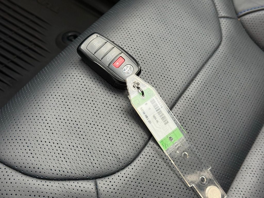 2025 Toyota Tundra Hybrid Platinum 437 hp/583 lb-ft 10-Spd Auto Trans with Sequential