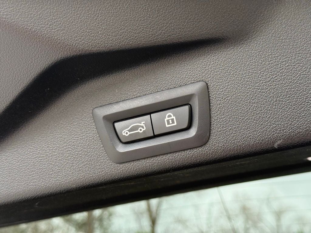 2022 BMW X5 sDrive40i Luxury Professional Driver Assist Package