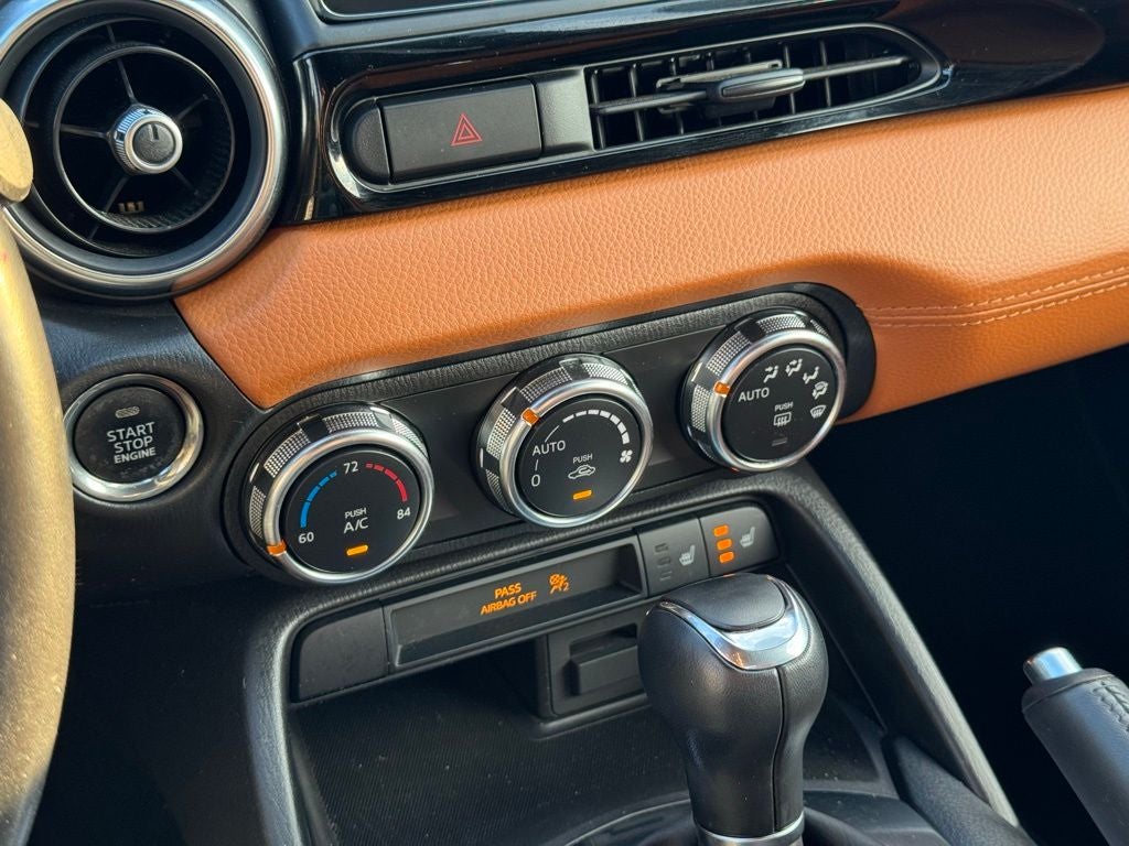 2020 FIAT 124 Spider Lusso Navigation and Sound Group