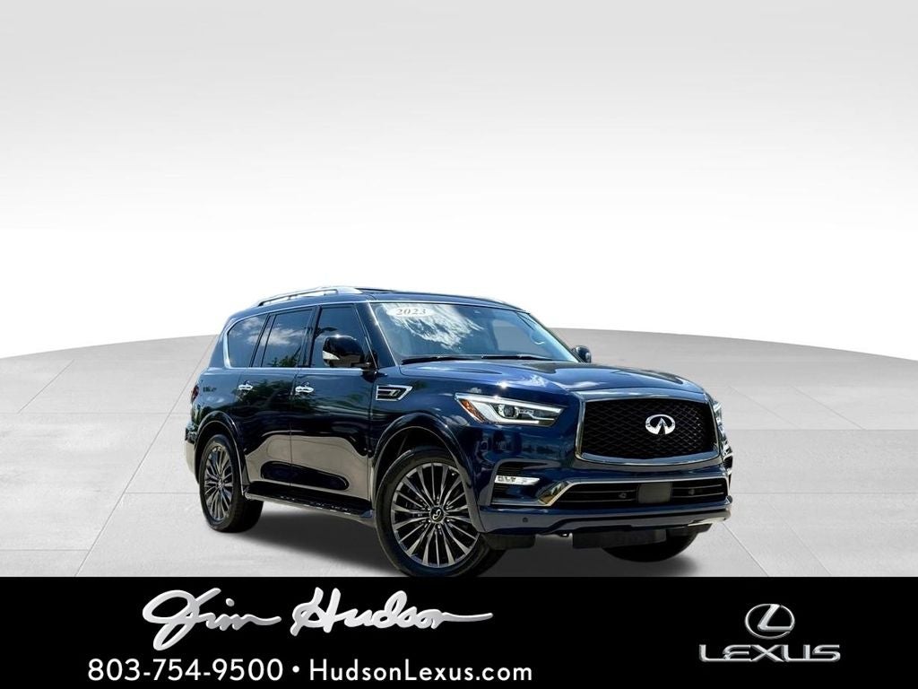 2023 INFINITI QX80 LUXE