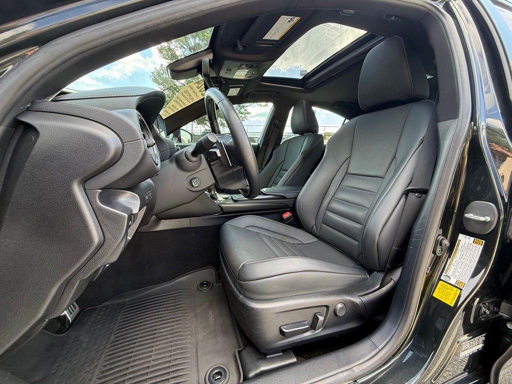 2024 Lexus IS 350 F SPORT Navigation L/Certified Unlimited Mile Warranty