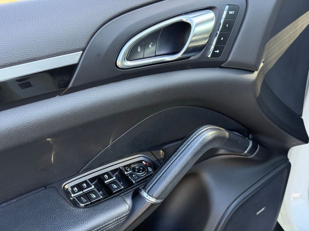 2018 Porsche Cayenne Platinum Edition