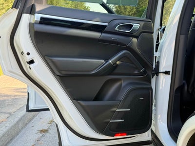 2018 Porsche Cayenne Platinum Edition