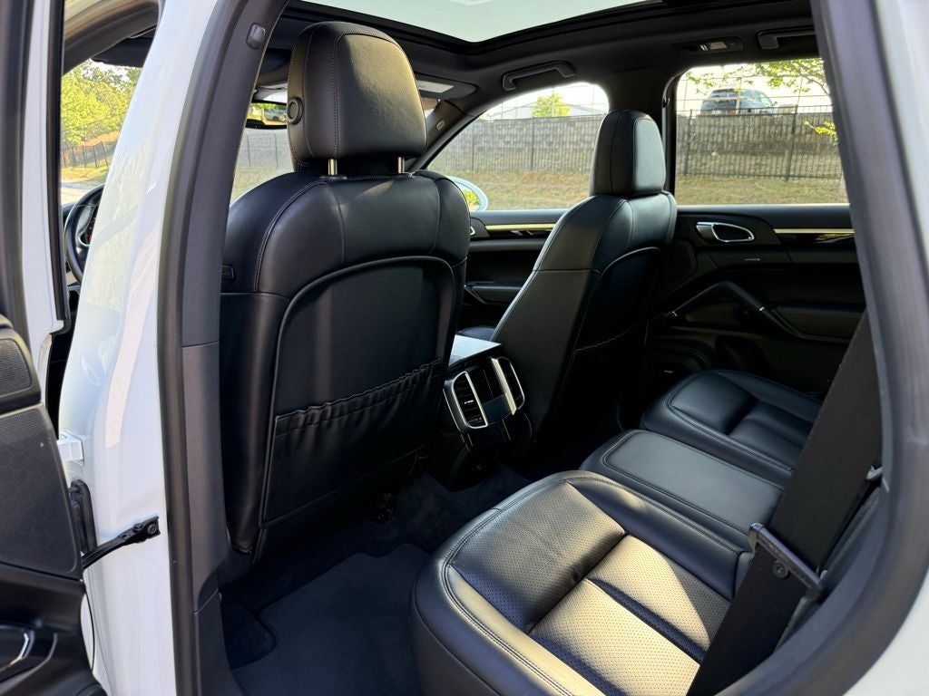 2018 Porsche Cayenne Platinum Edition