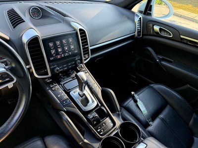 2018 Porsche Cayenne Platinum Edition