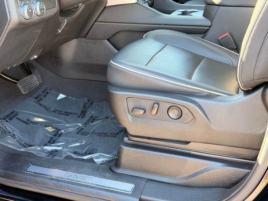 2024 GMC Yukon XL SLT