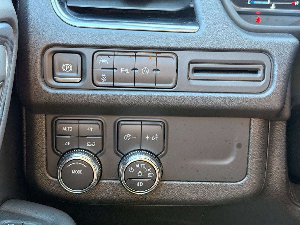 2024 GMC Yukon XL SLT