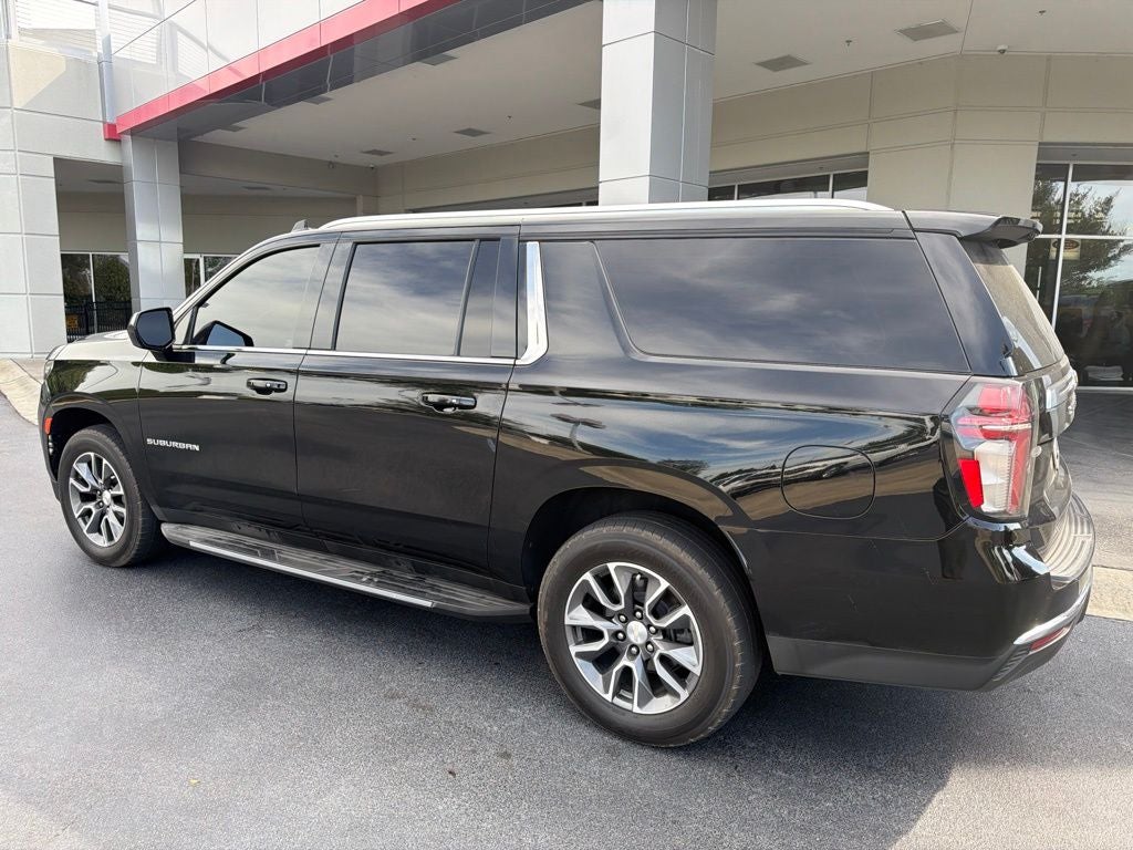 2022 Chevrolet Suburban LT