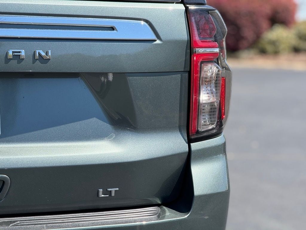 2024 Chevrolet Suburban LT