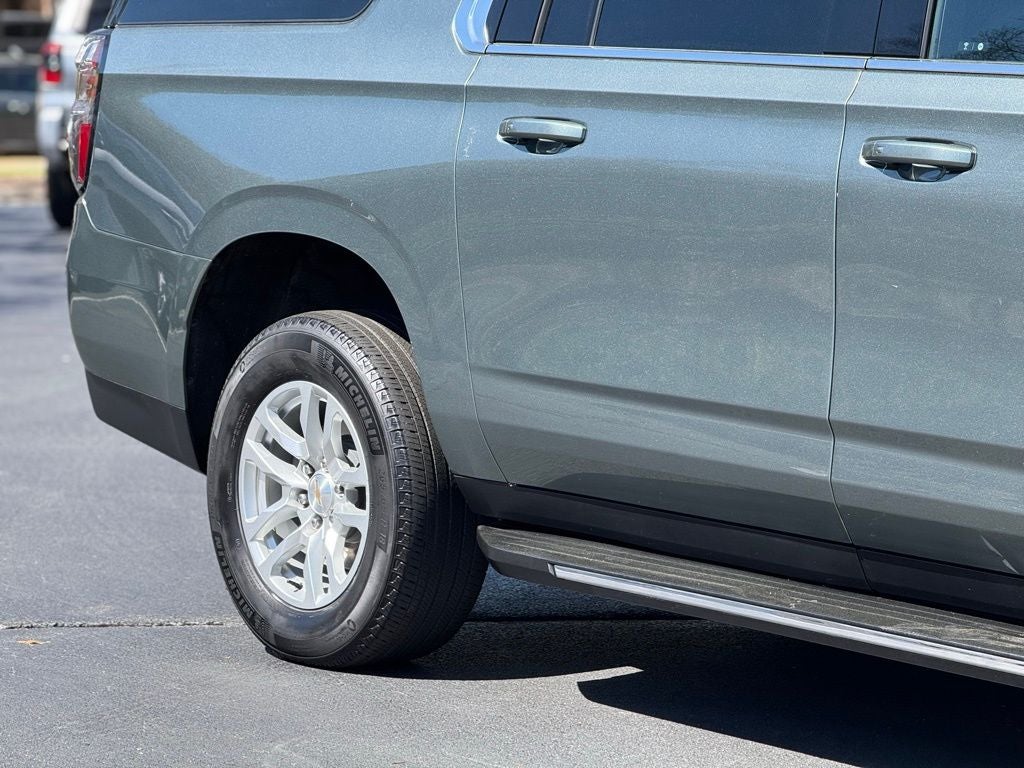 2024 Chevrolet Suburban LT