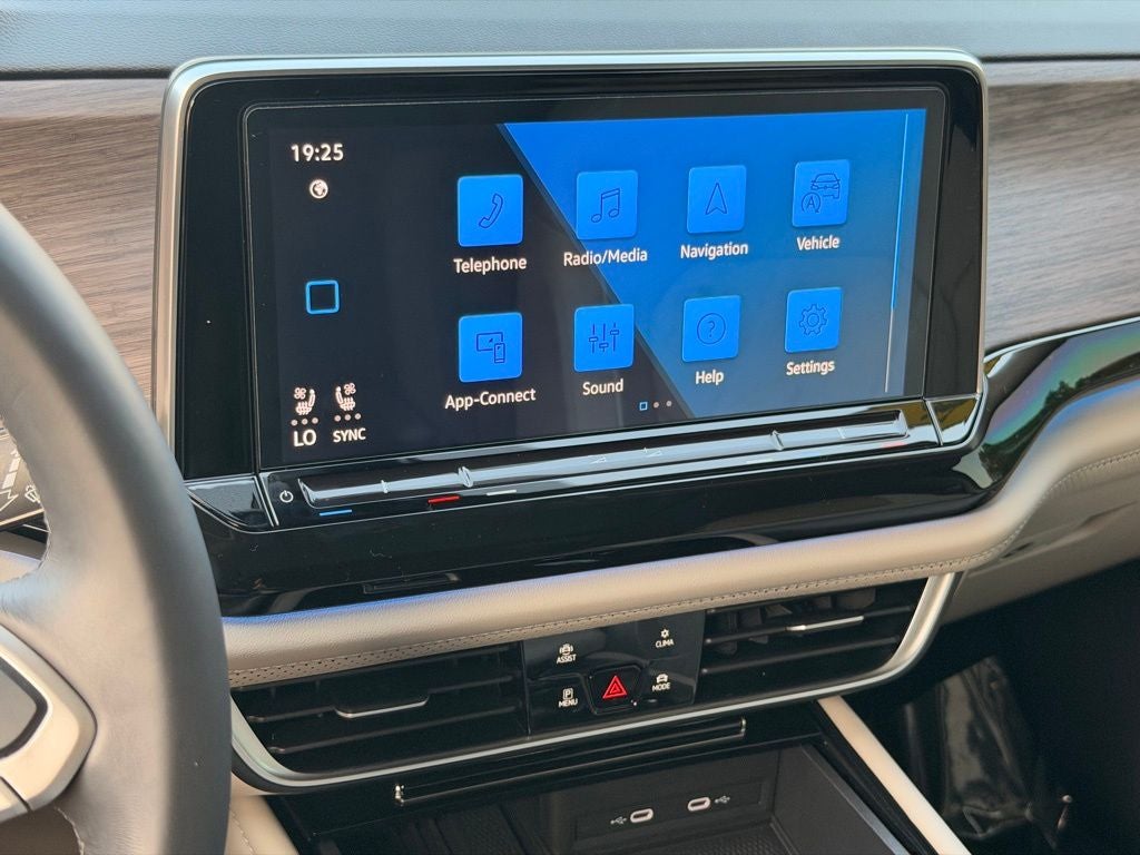 2025 Volkswagen Atlas 2.0T SEL Premium R-Line