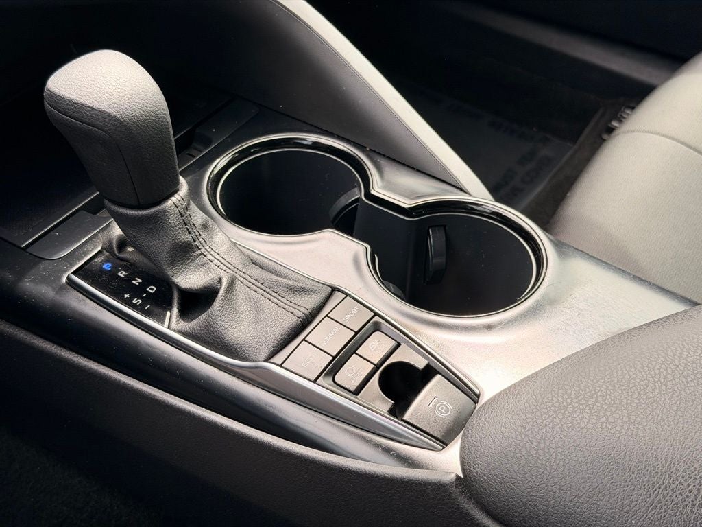 2020 Toyota Camry Hybrid LE