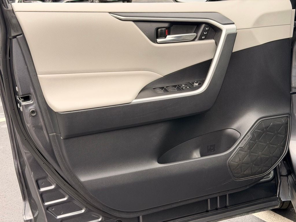 2021 Toyota RAV4 Hybrid XLE Premium