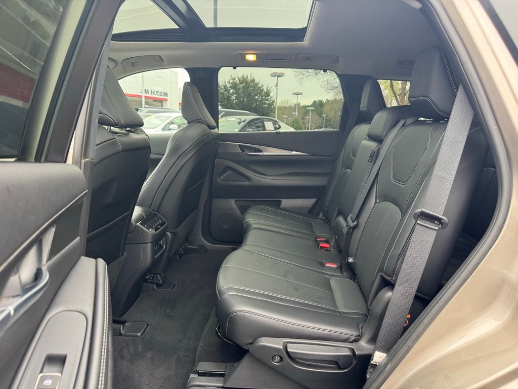 2023 INFINITI QX60 LUXE