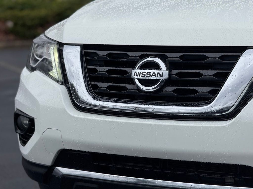 2017 Nissan Pathfinder SV