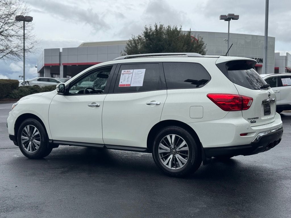 2017 Nissan Pathfinder SV