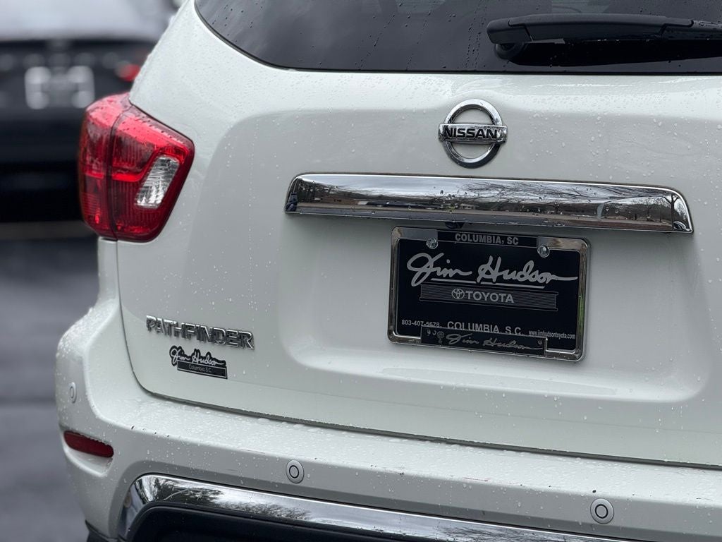 2017 Nissan Pathfinder SV