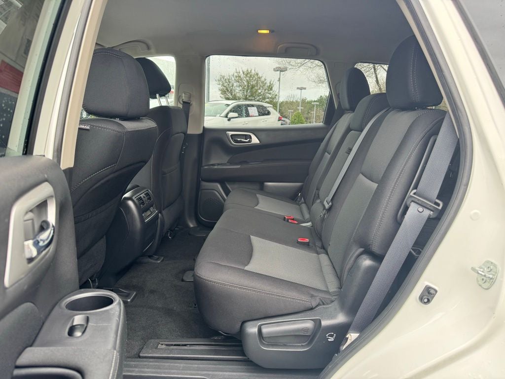 2017 Nissan Pathfinder SV