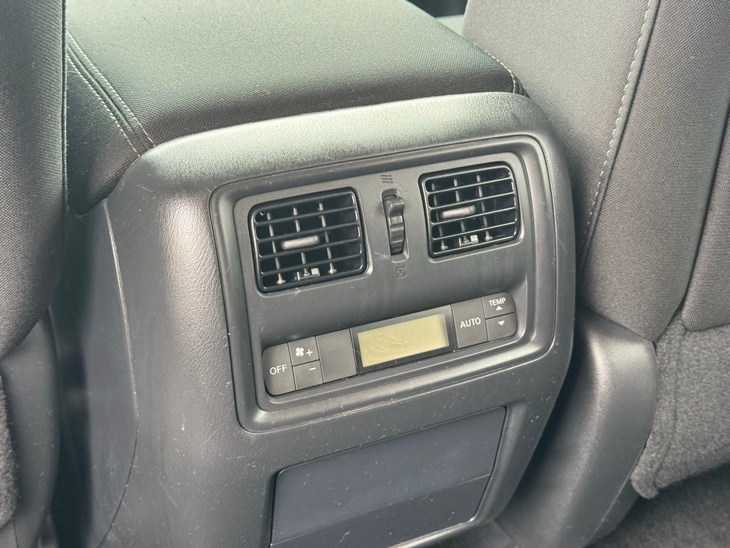 2017 Nissan Pathfinder SV