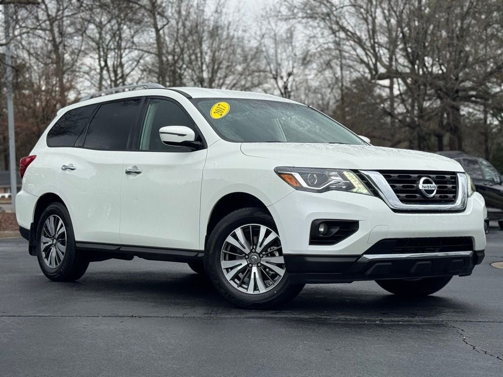 2017 Nissan Pathfinder SV