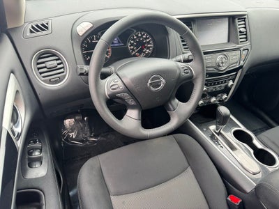 2017 Nissan Pathfinder SV