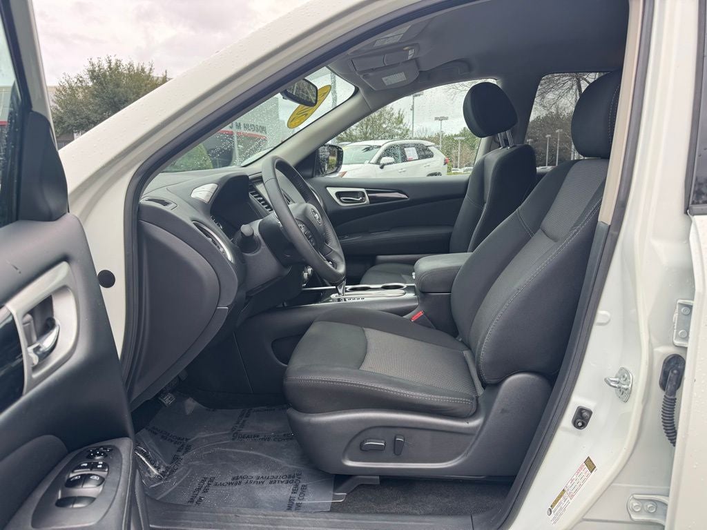 2017 Nissan Pathfinder SV