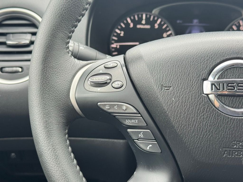 2017 Nissan Pathfinder SV