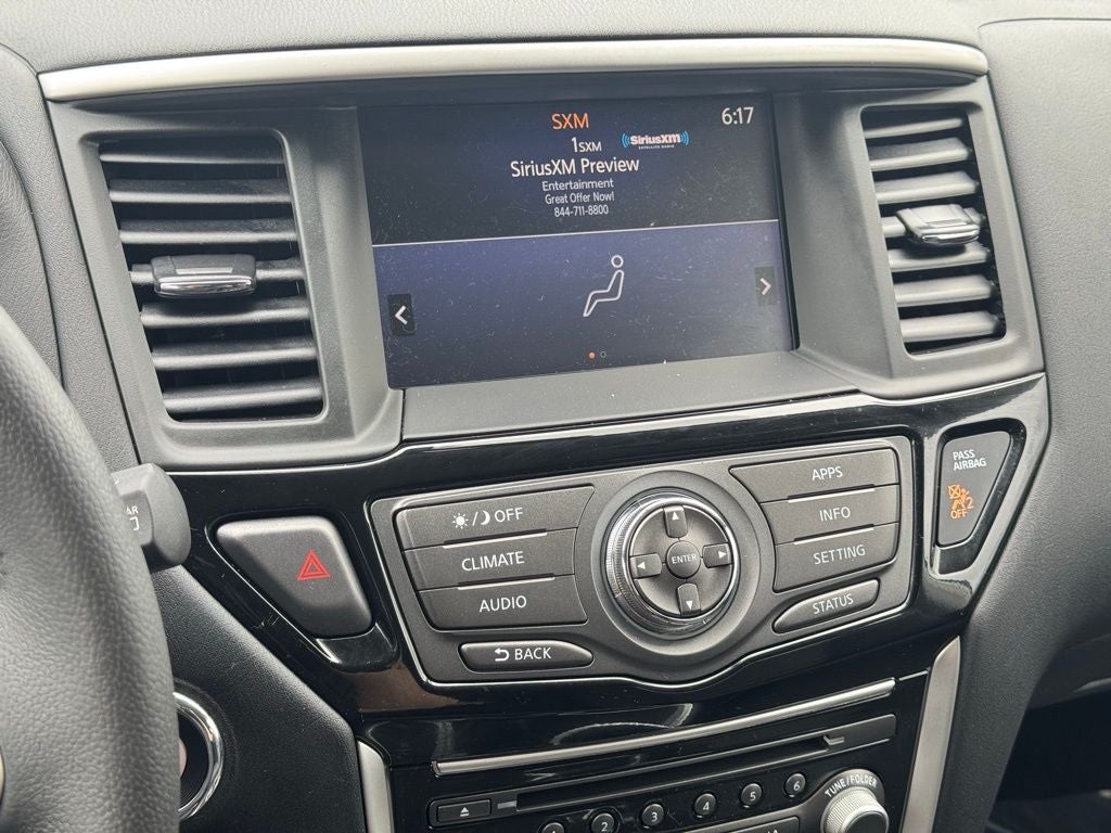 2017 Nissan Pathfinder SV