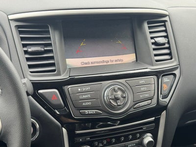 2017 Nissan Pathfinder SV