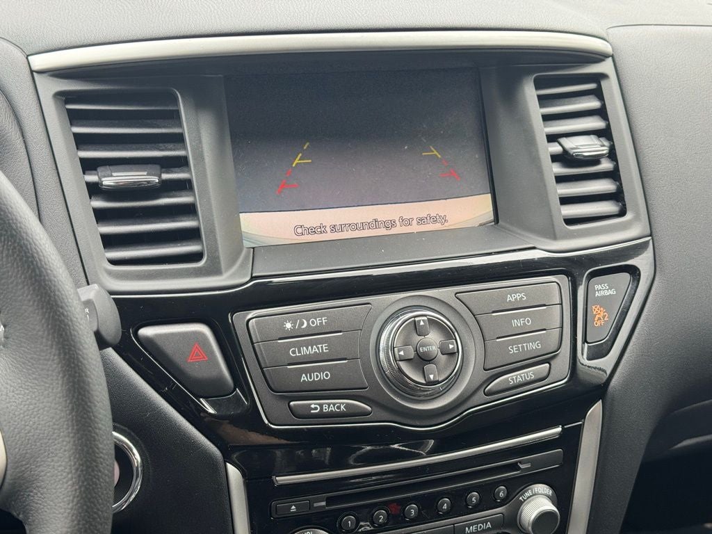 2017 Nissan Pathfinder SV