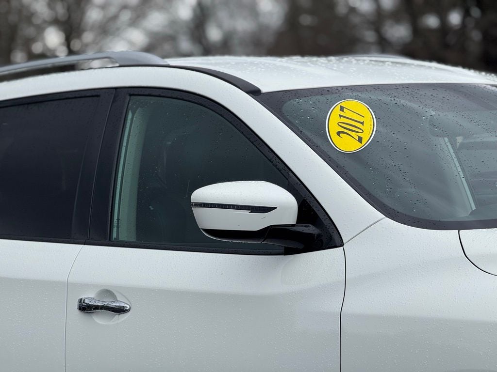 2017 Nissan Pathfinder SV