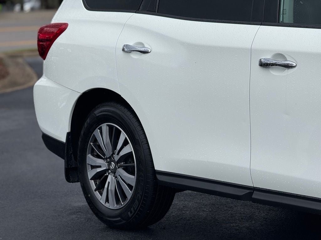 2017 Nissan Pathfinder SV