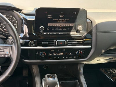2024 Nissan Pathfinder SV