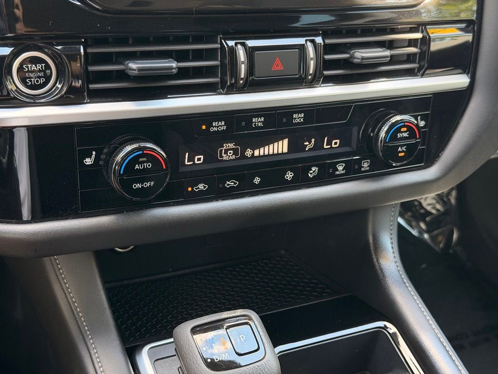2024 Nissan Pathfinder SV