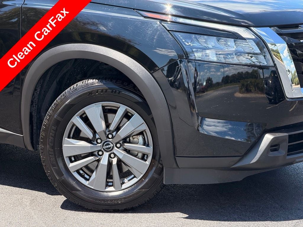2024 Nissan Pathfinder SV