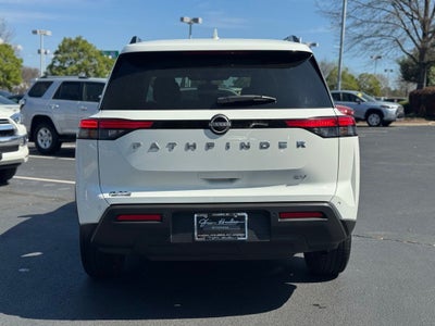 2024 Nissan Pathfinder SV