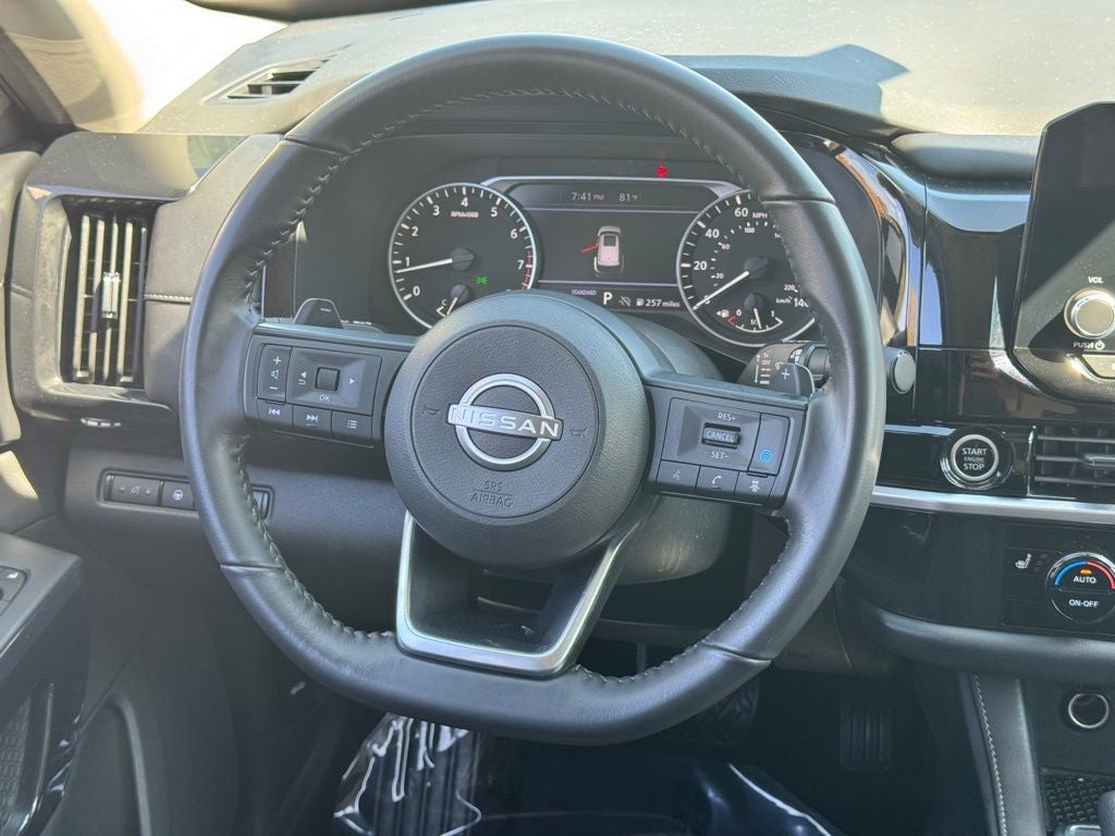 2024 Nissan Pathfinder SV